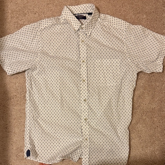 Roundtree & Yorke Other - Roundtree & Yorke Cream and Blue Patterned Shirt